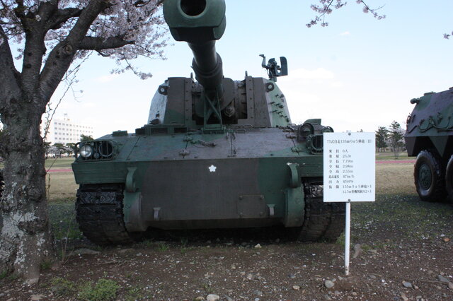 桜に車両に小火器の多数！陸上自衛隊土浦駐屯地をフォトレポート