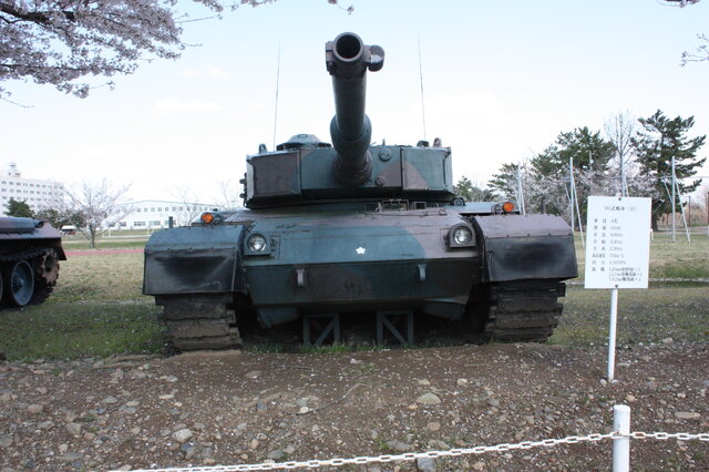 桜に車両に小火器の多数！陸上自衛隊土浦駐屯地をフォトレポート