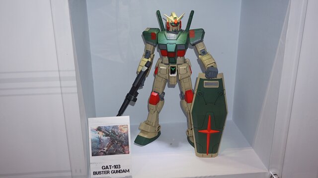 【G-STAR 2014】ガンダムをグフやユニコーン風にアレンジ！「RX-78-2」が36体立ち並ぶガンプラコーナーが熱い