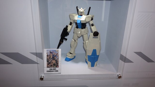 【G-STAR 2014】ガンダムをグフやユニコーン風にアレンジ！「RX-78-2」が36体立ち並ぶガンプラコーナーが熱い