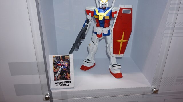 【G-STAR 2014】ガンダムをグフやユニコーン風にアレンジ！「RX-78-2」が36体立ち並ぶガンプラコーナーが熱い