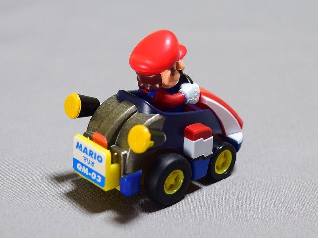 マリオ・背面