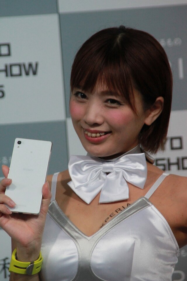 【TGS2015】熱気あふれる一般公開日初日、熱さを吹き飛ばしてくれる美女たちを紹介