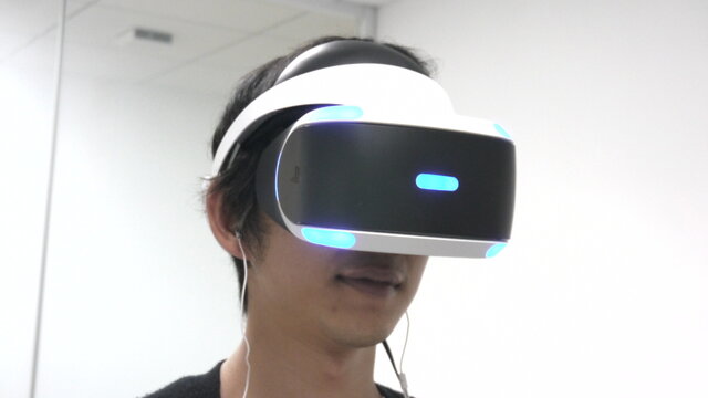 PSVRが編集部に到着!早速開けてみた