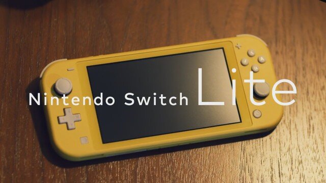 switch ライト　黄色