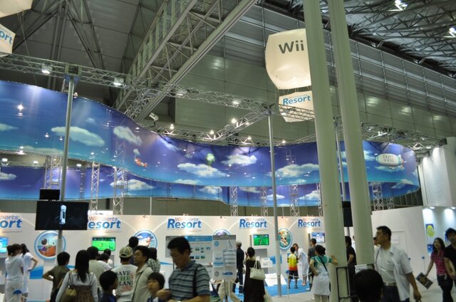 【WHF 2009夏】『Wii Sports Resort』一色の任天堂ブース・・・ブルーのリモコンも確認！