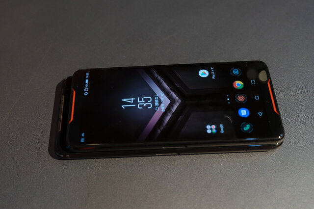 Asus新型ゲーミングフォン Rog Phone2 が世界最高峰な6つの理由 やり過ぎ な充実機能に心躍る インサイド